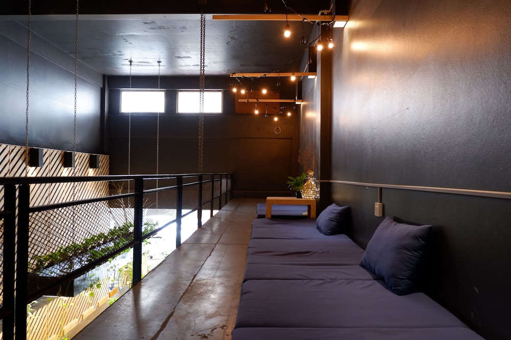 Hugger Hostel 43/58