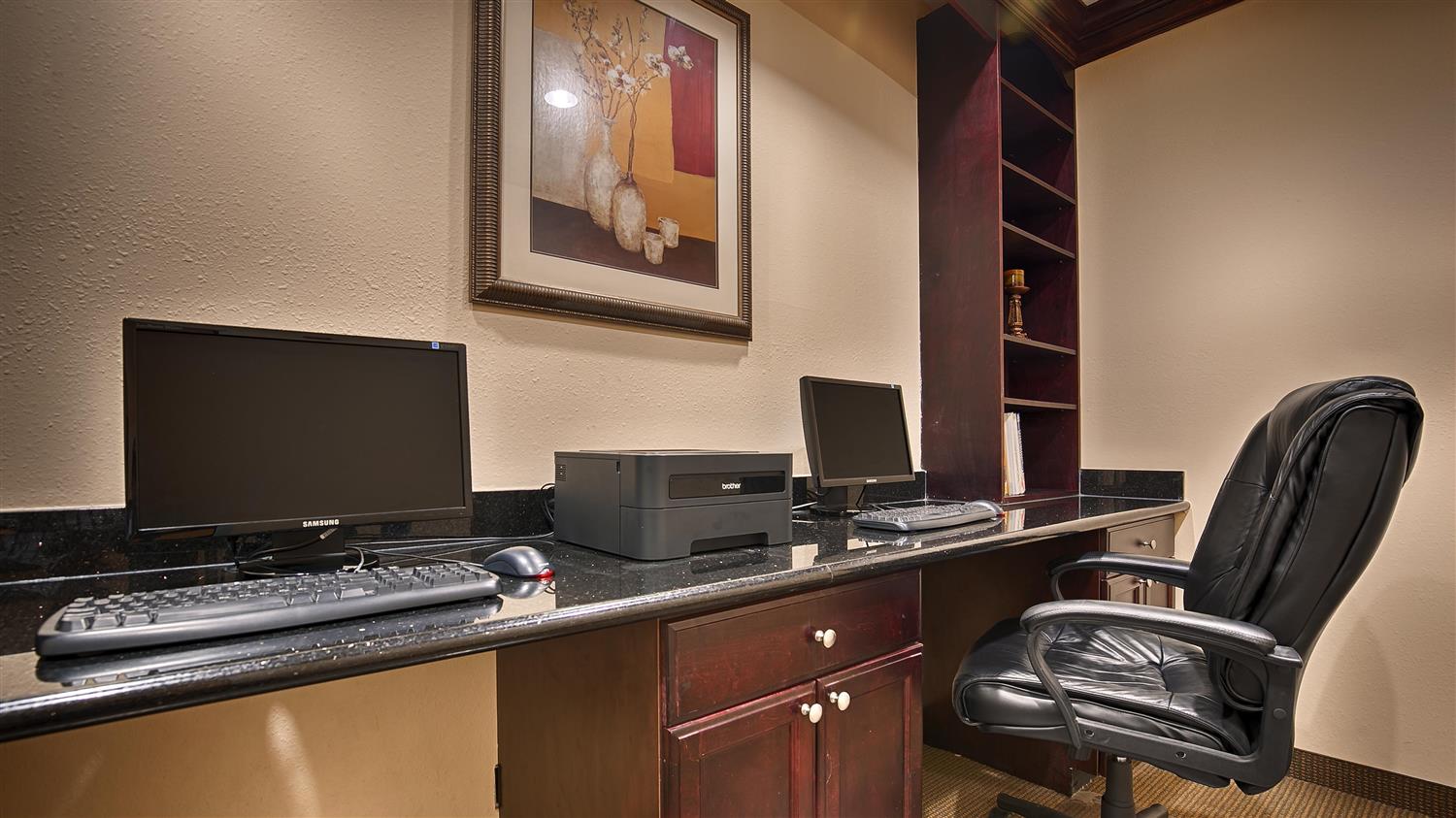 Best Western Plus Manvel Inn & Suites 5/7