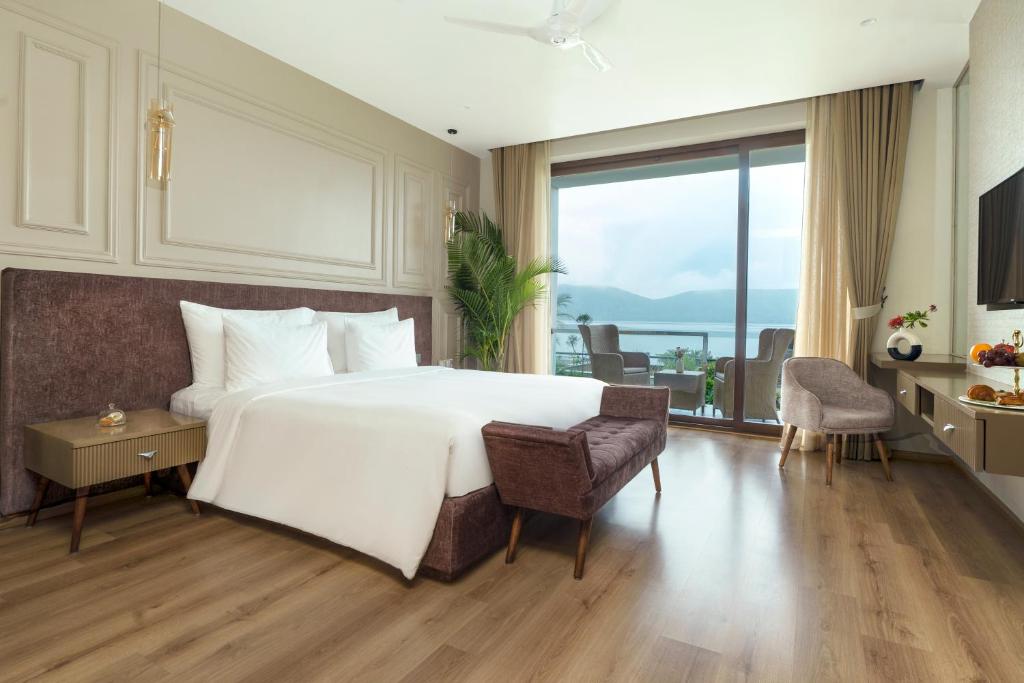 Room, Lake View, Private Garden