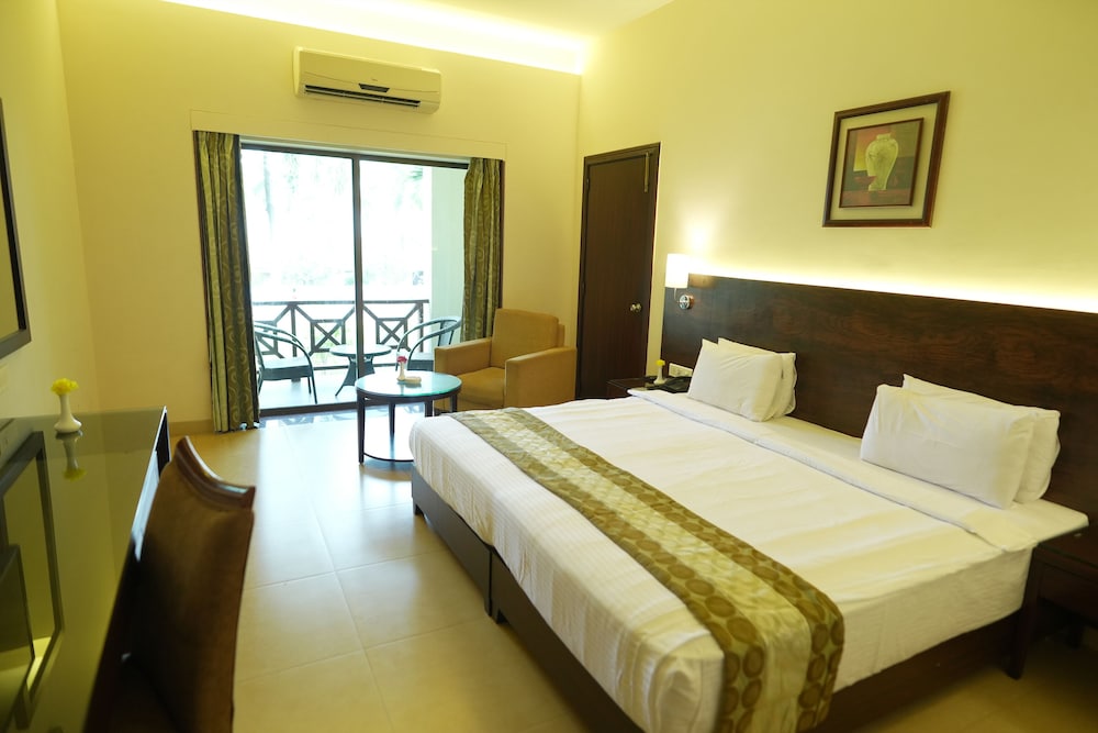 Executive, King Bed, Pool Side