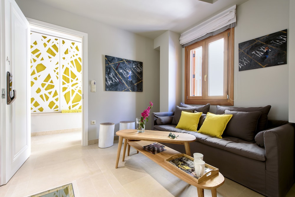 Candia Suites And Rooms 29/49