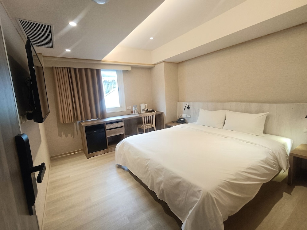 BASIC, KING BED