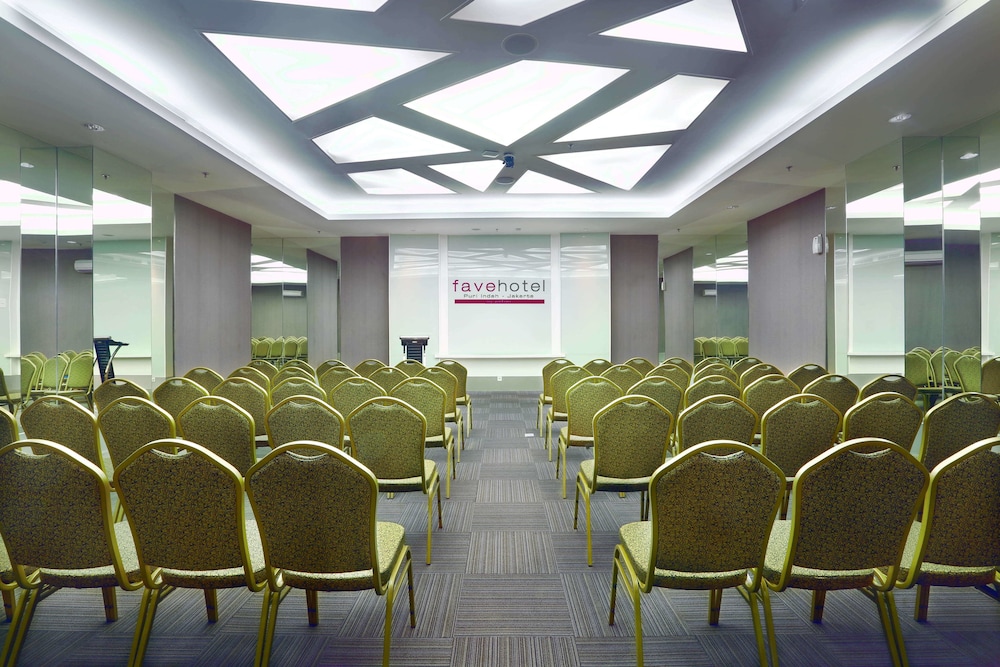 Brits Hotel Puri Indah 35/40