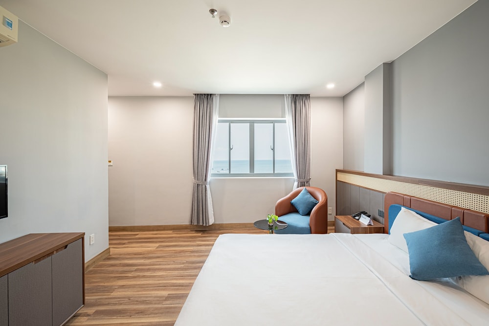 Executive, King Bed
