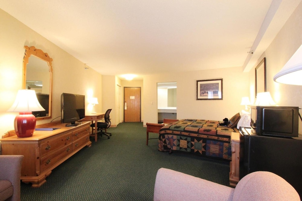 Black Bear Inn, an Ascend Collection Hotel 30/69