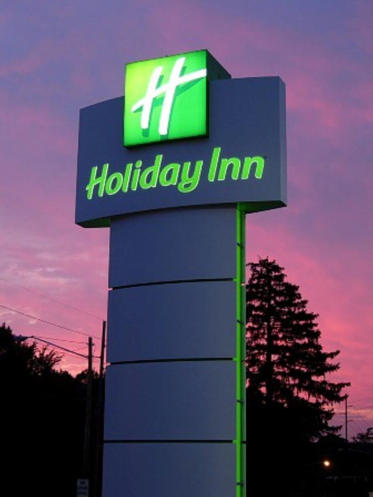Holiday Inn Cincinnati Liberty Way an IHG Hotel 1/44