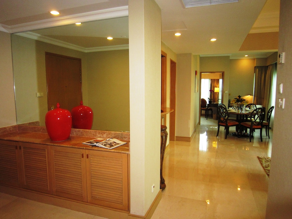 Shangri-La Apartments 21/71