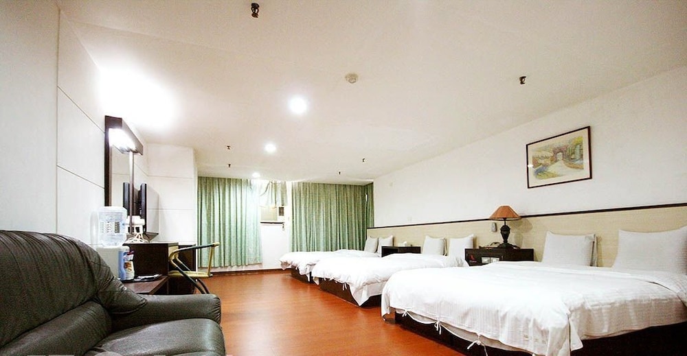 Zaw Jung Business Hotel 15/42