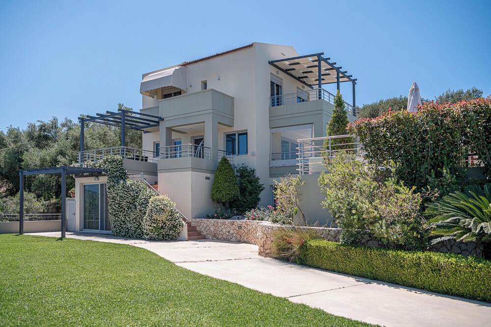 Villa Athinais 24/40