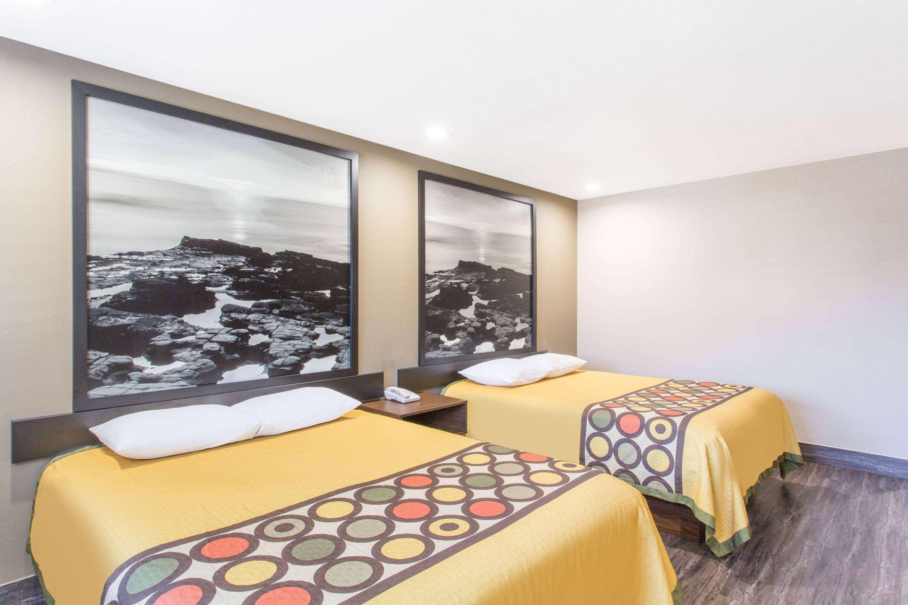 Super 8 by Wyndham National City Chula Vista 14/24