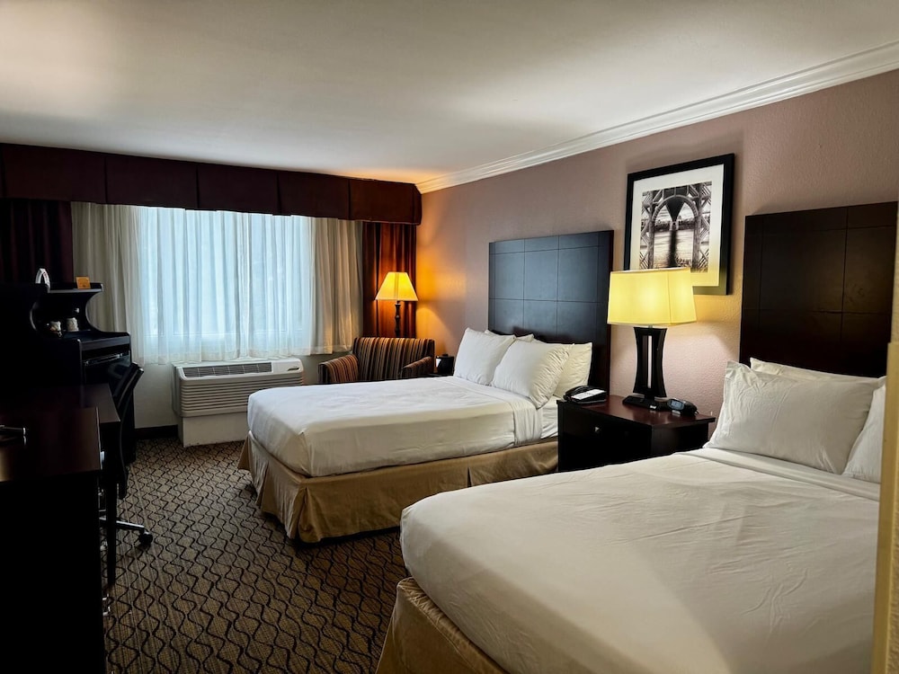 Executive Inn - Fort Lee 6/44