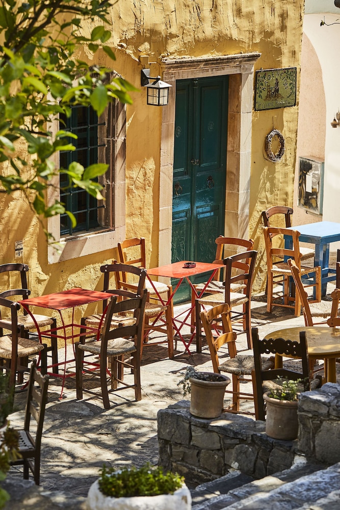 Arolithos Traditional Cretan Village 38/50