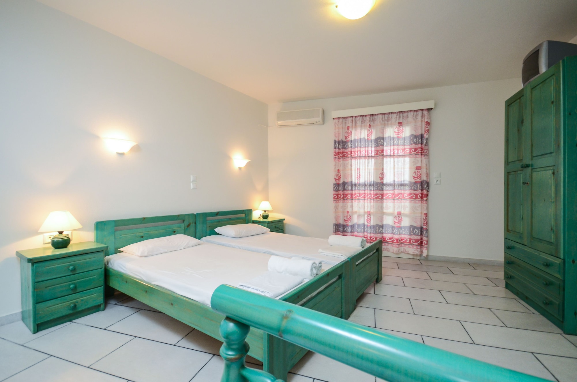 SEMI BASEMENT, APARTMENT