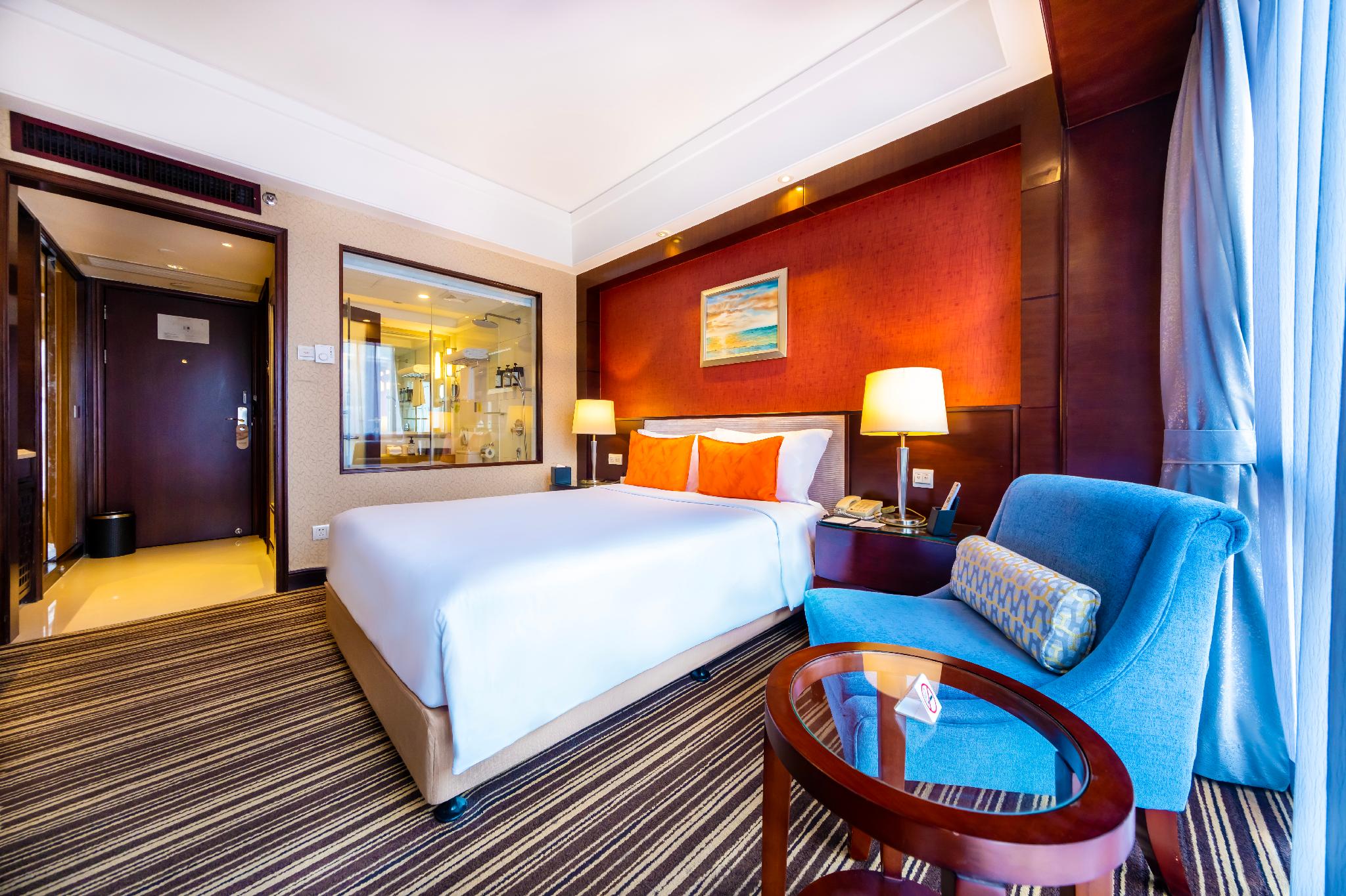 BUSINESS QUEEN BED ROOM