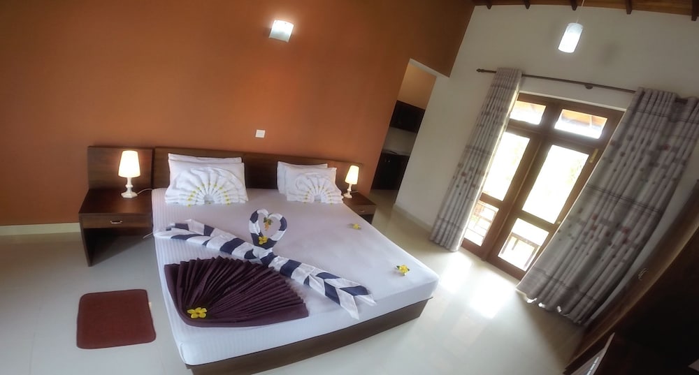 Airport Villa 24/57