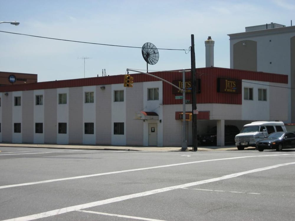 Jets Motor Inn 1/34