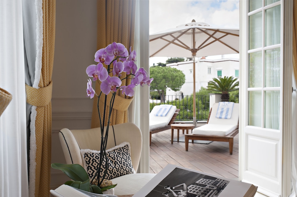 Jk Place Capri 28/50