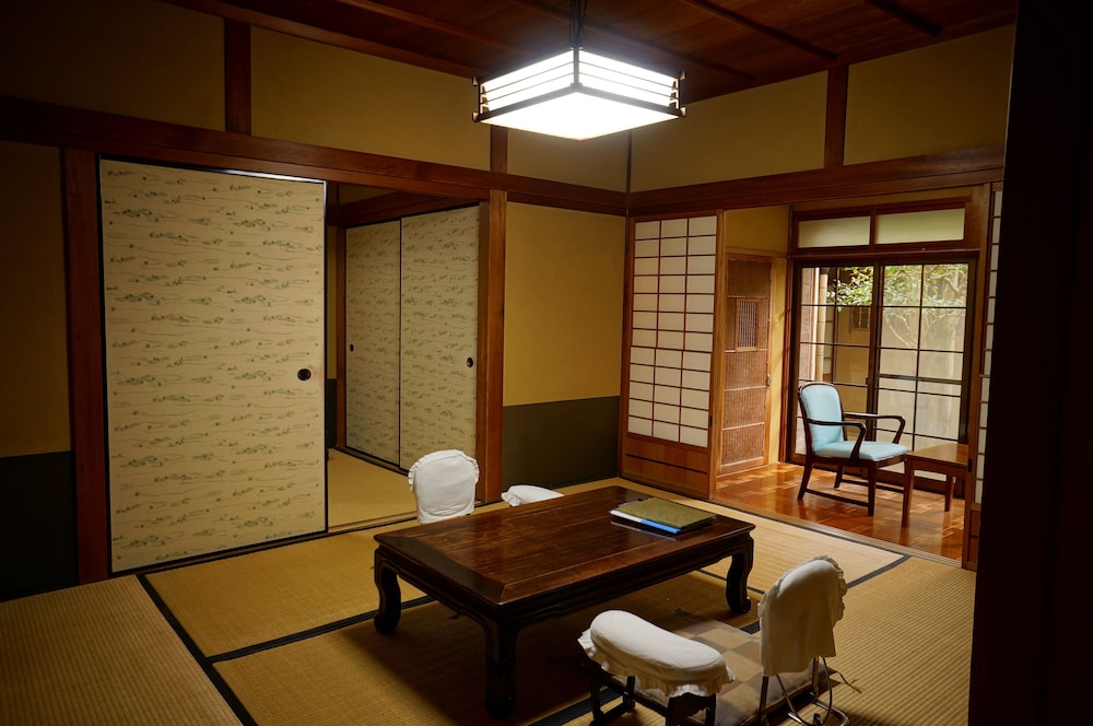 Meisho Sansuien - Yuda Onsen - 24/25