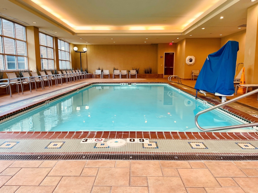Hotel Topeka At City Center 16/36