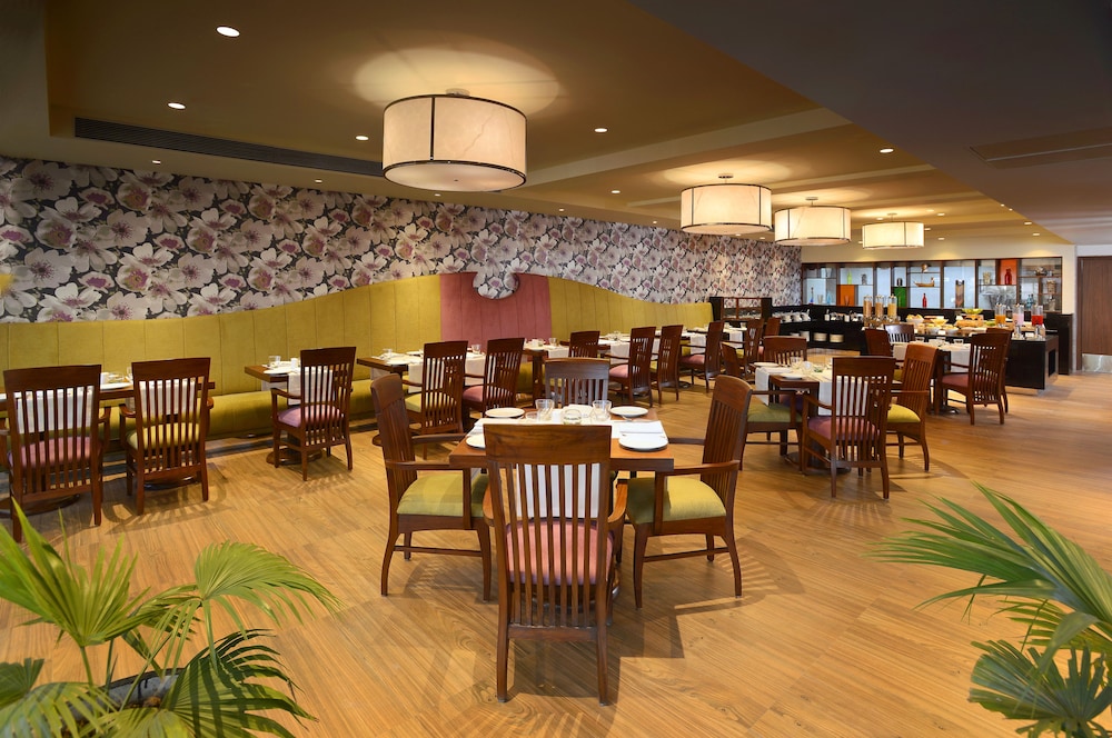 Deventure Sarovar Portico Kapashera 15/21