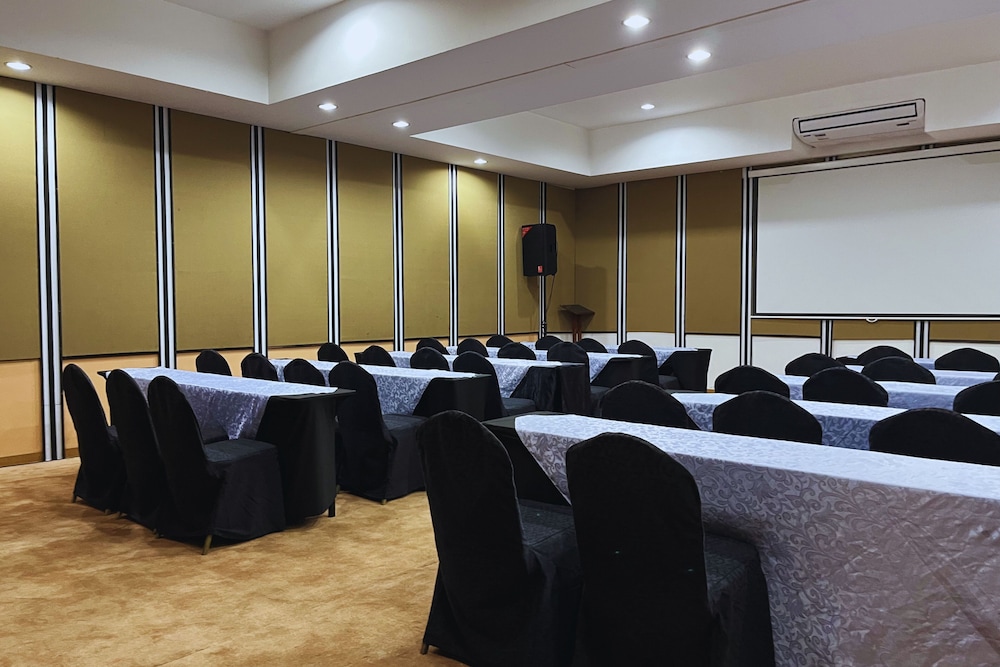 Laguna Technopark Hotel 34/49