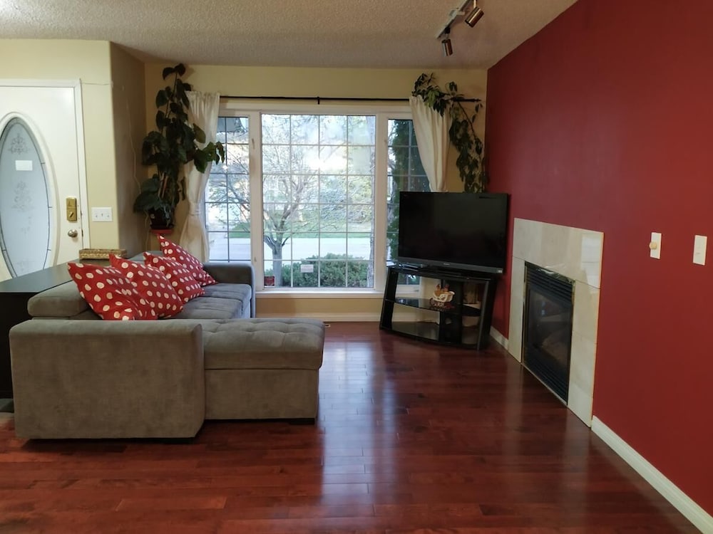Brother Li Homestay [VR] 40/67