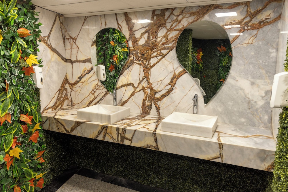 Mcg Marble Hotel 9/51