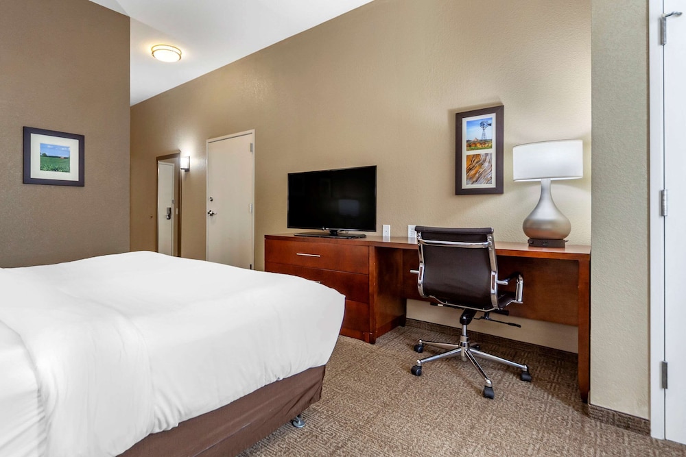 Comfort Inn & Suites Sidney I-80 35/49