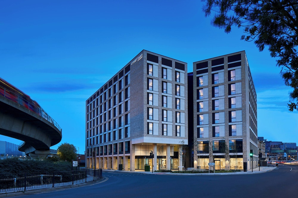 Courtyard by Marriott London City Airport 写真1