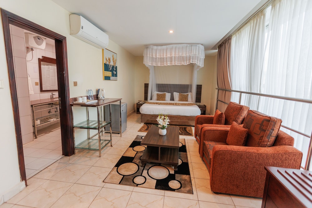 Kooki Hotel 30/50
