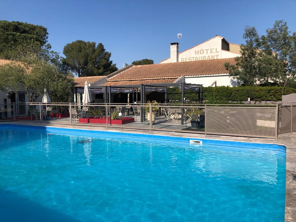 LES AUBUNS COUNTRY HOTEL 3/45