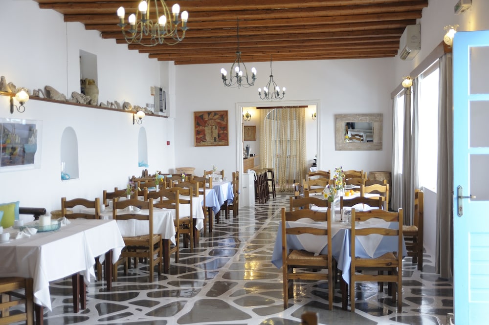 Mykonos Beach Hotel 51/65