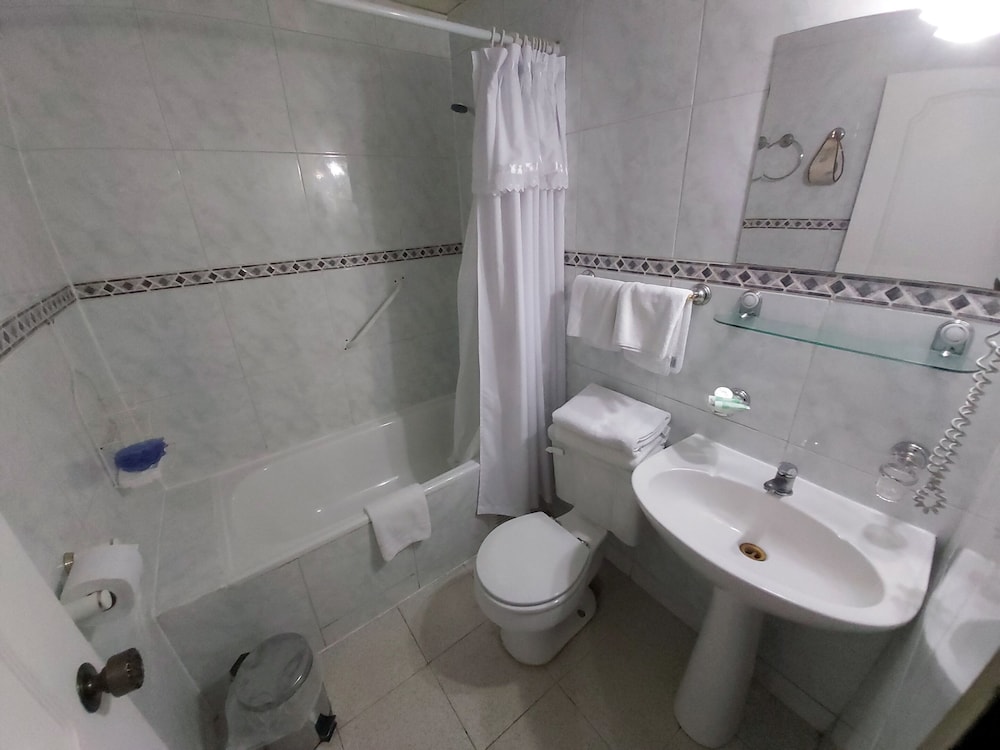 Hotel Esmeralda 30/30