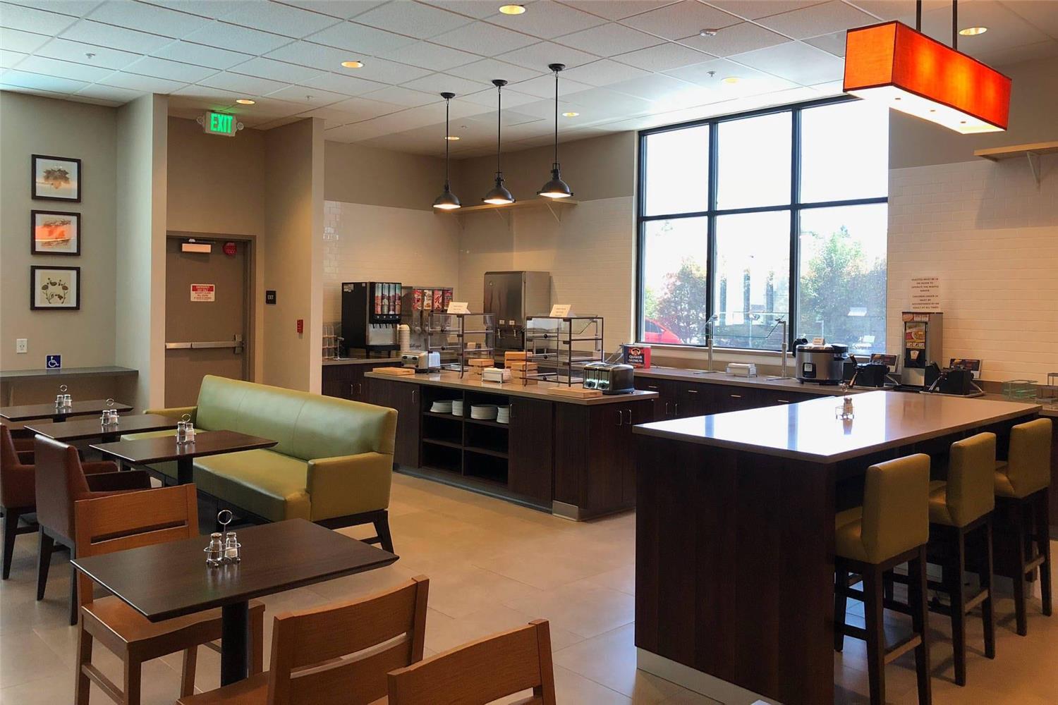 Country Inn & Suites by Radisson, San Jose International Airport, CA 24/30