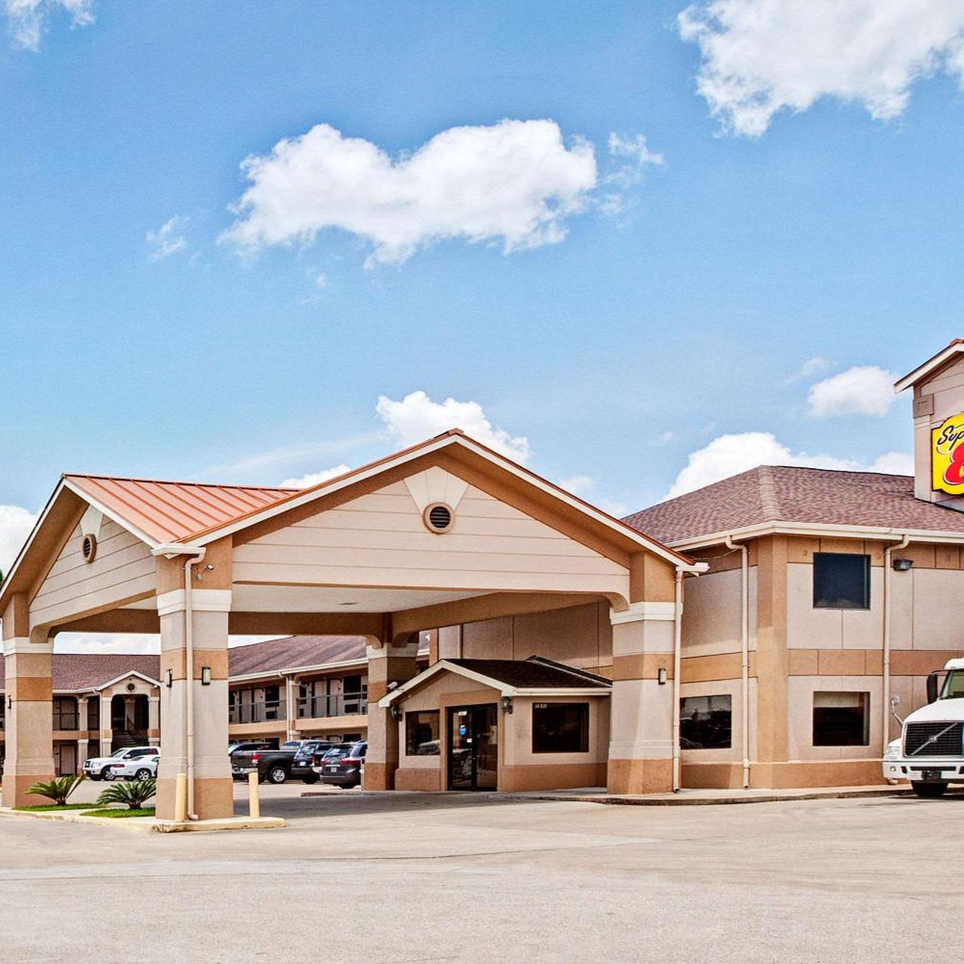 Hotel Baytown/I-10 1/56