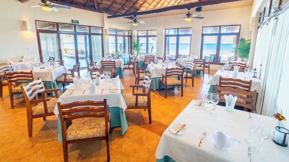 Akumal Bay Beach & Spa Resort 58/69