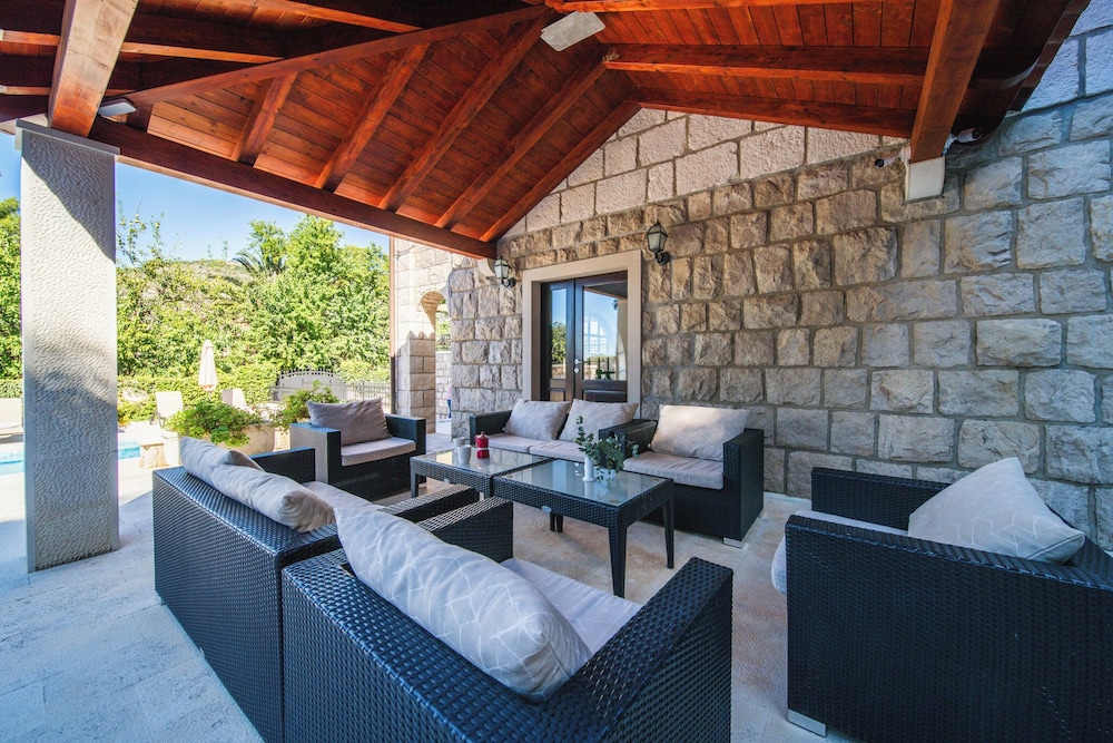 Villa Franica 24/50