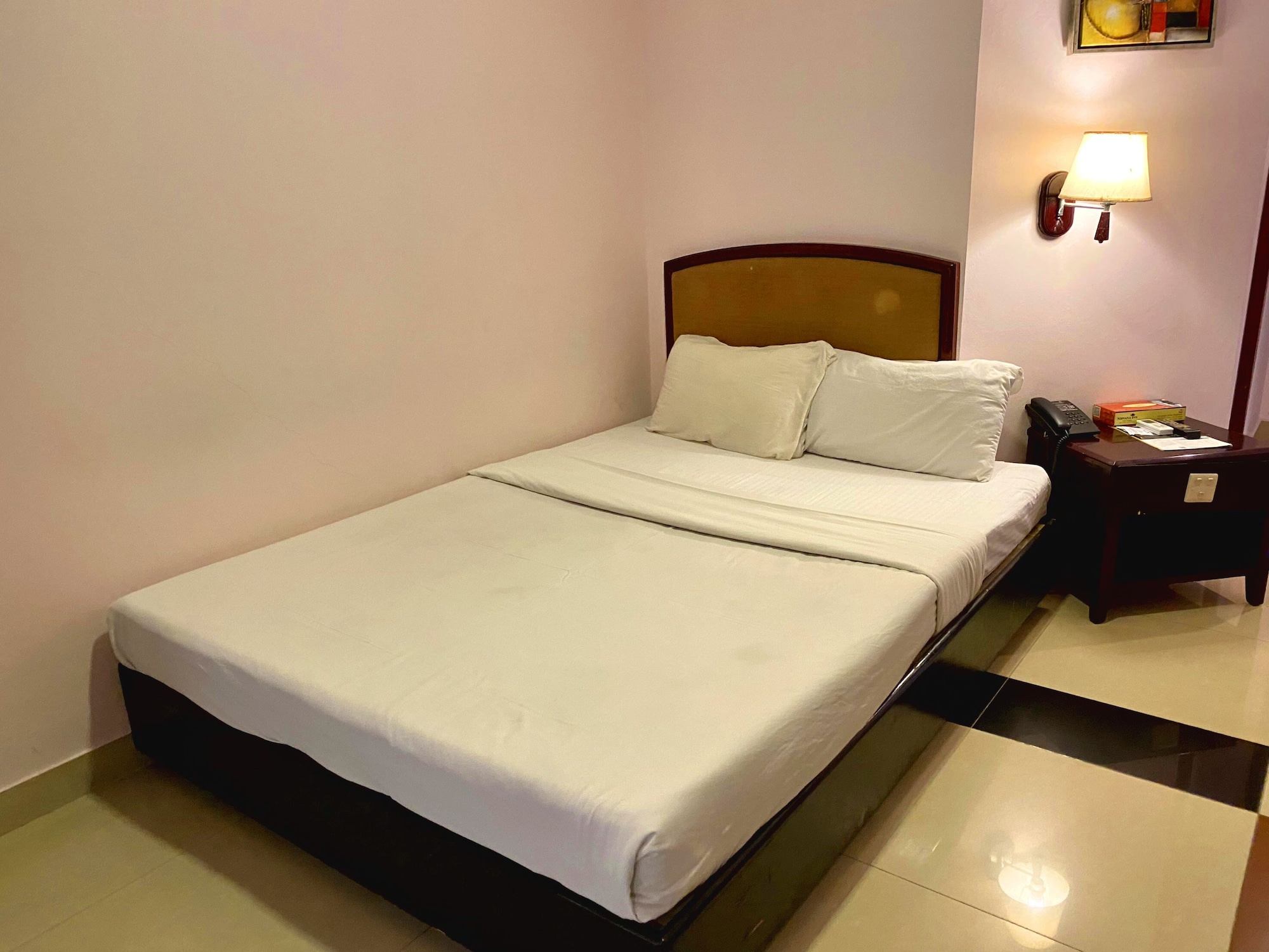 Deluxe, Single, Single Bed