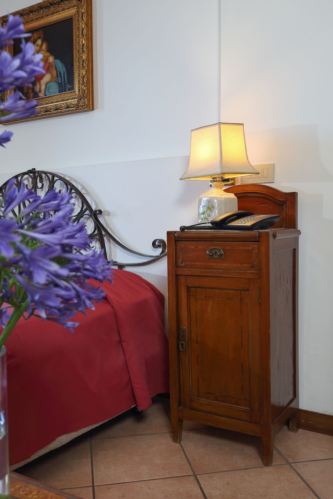 Villa Sonia Hotel 11/86