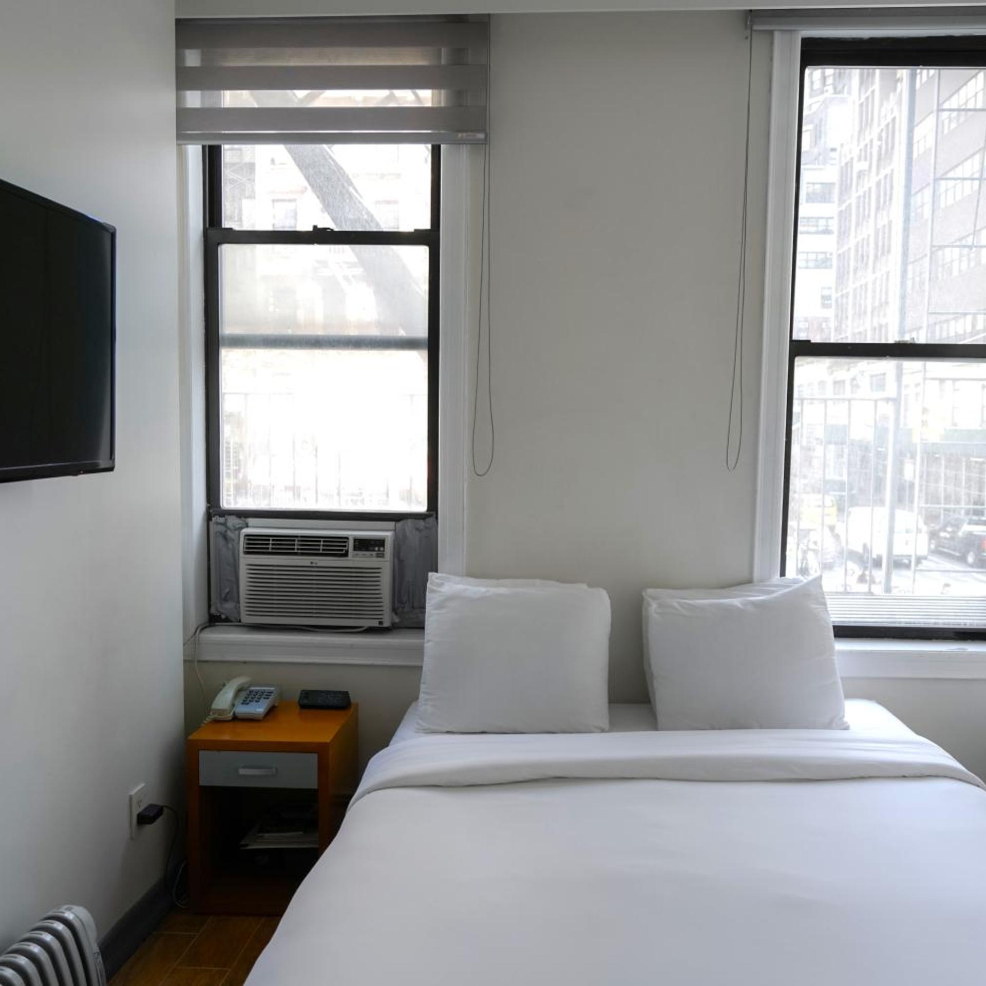 Midtown West Hotel 8/91