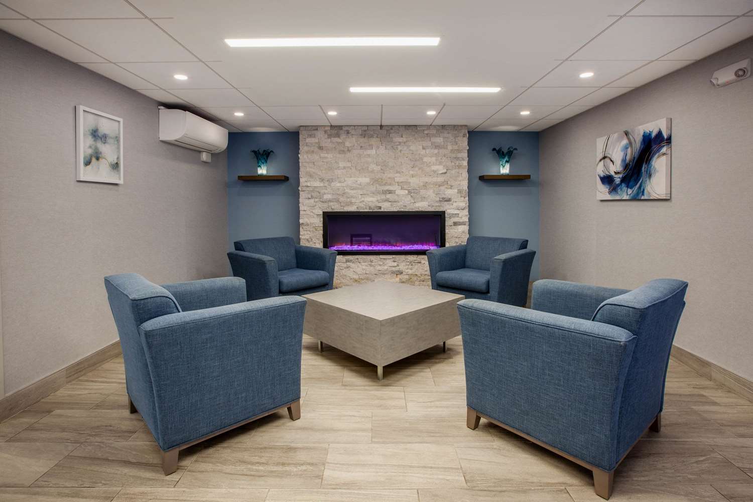 Wingate by Wyndham Detroit Metro Airport 18/44