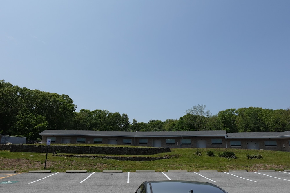 Budget Inn North Kingstown 12/29