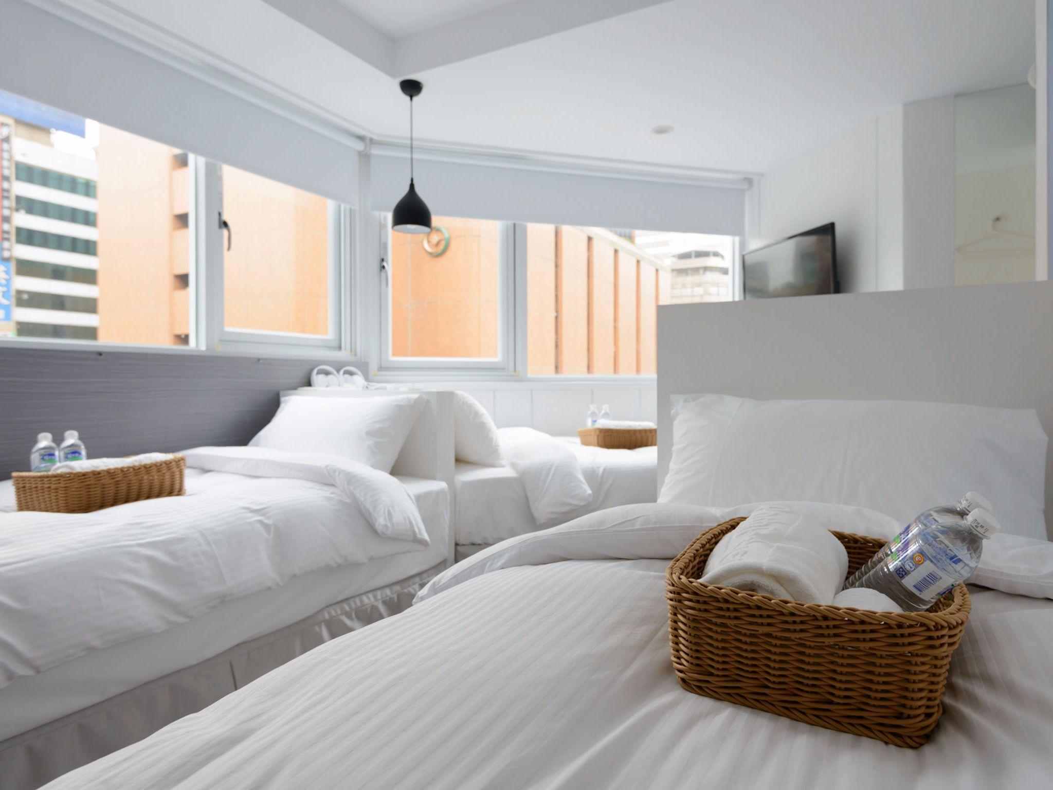 غرفة قياسية ثلاثية بثلاثة أسرّة بحمام مشترك، Poshpacker Hotel 3/3