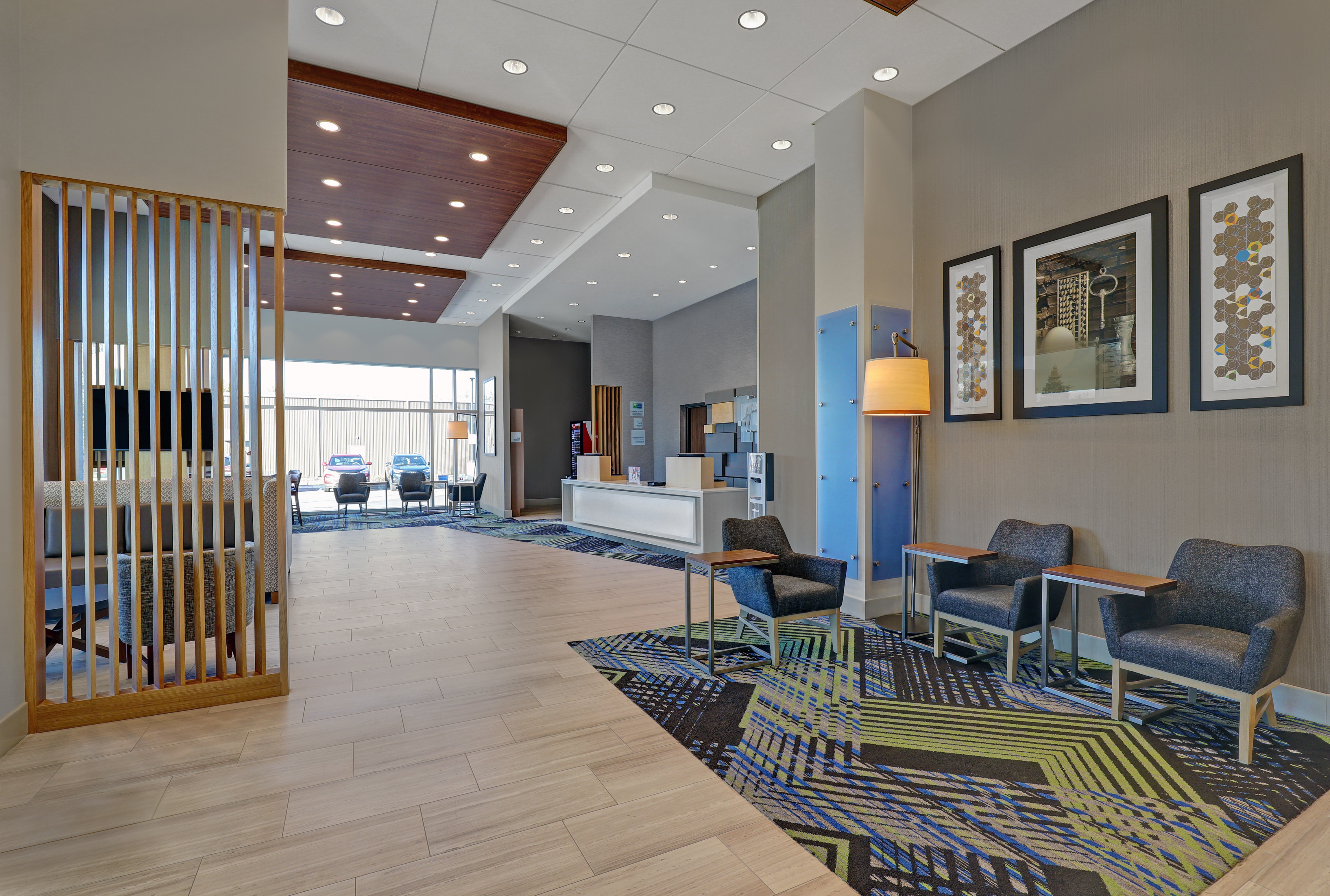 Holiday Inn Express Kingston West 38/60