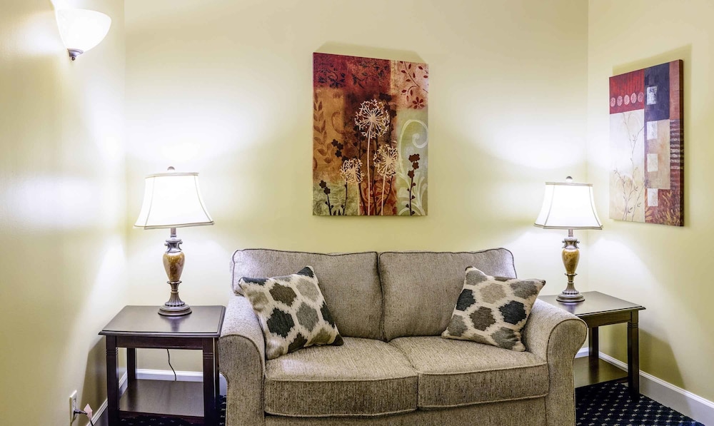 Asbury Inn and Suites 36/66