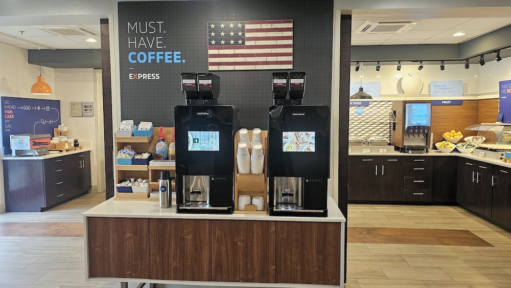 Holiday Inn Express Baltimore-Bwi Airport West 11/70
