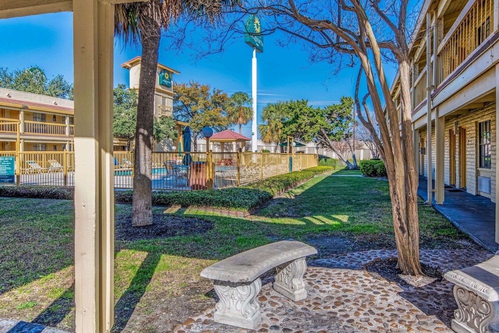 La Quinta Inn By Wyndham IH-10 West San Antonio TX 11/52