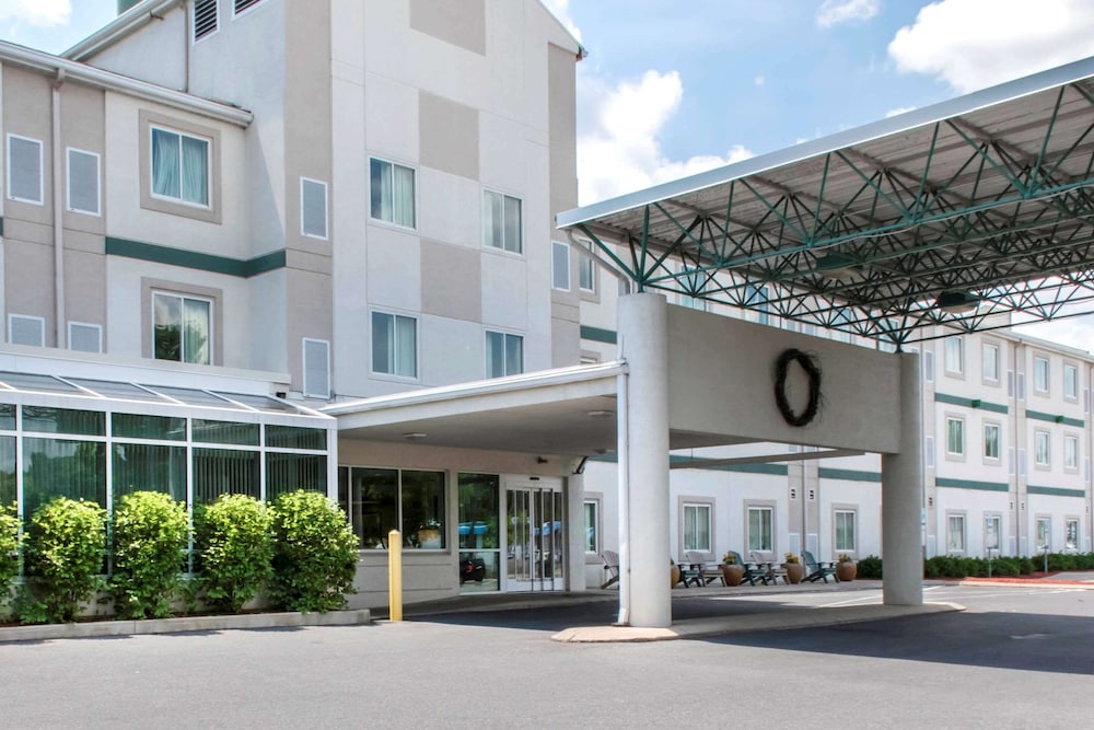 Days Inn by Wyndham Penn State 43/50
