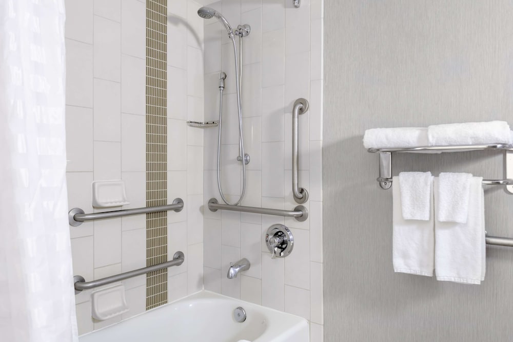 Hyatt Place Dallas/Arlington 59/59