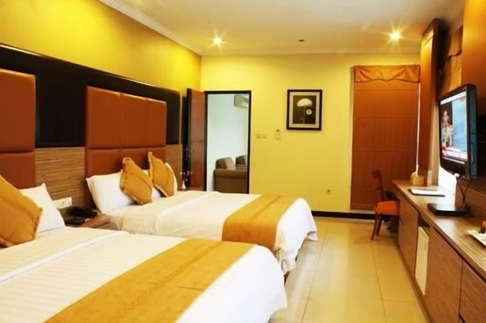 GRAND PASUNDAN CONVENTION HOTEL 36/65